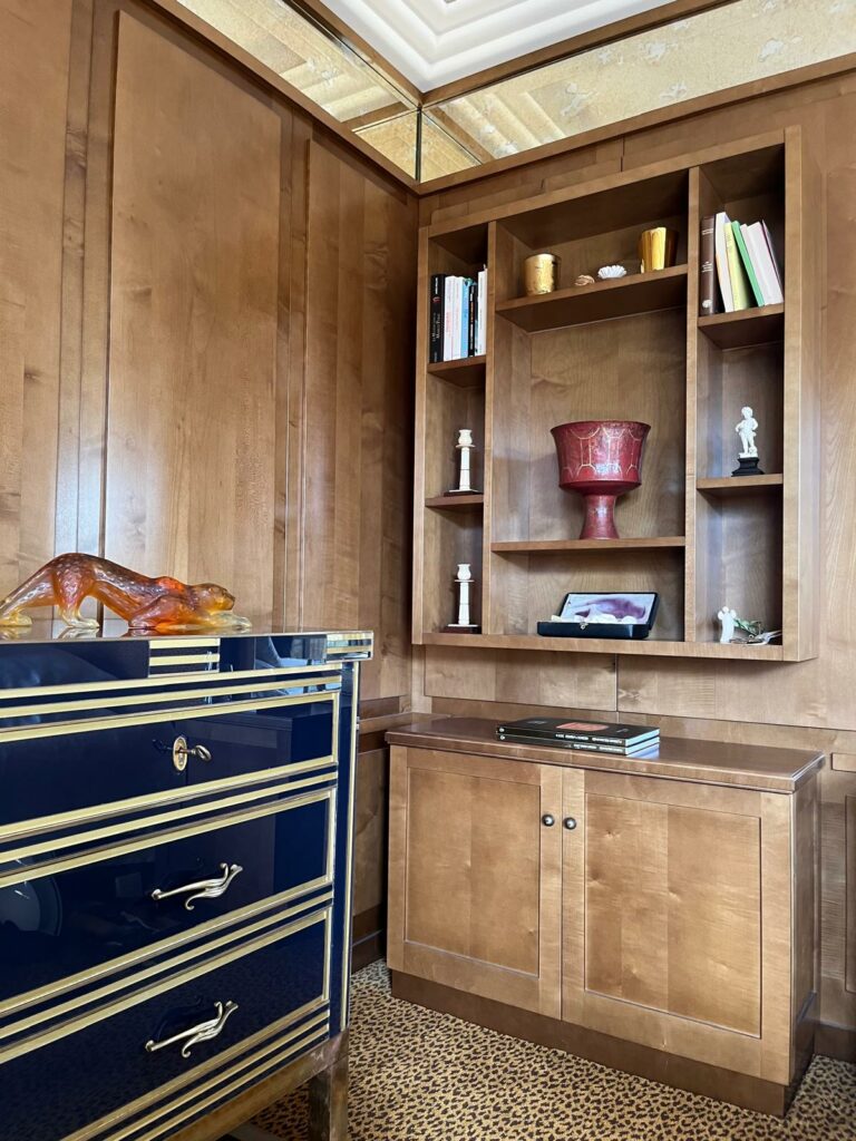 Meuble de salle de bain sur mesure en bois teinté - Ateliers Lacour