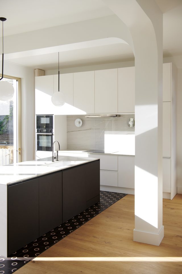 Plan de travail et crédence en pierre naturelle sur mesure - Ateliers Lacour