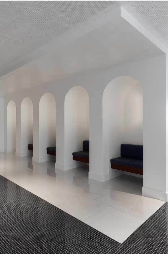 Aménagement d'accueil sur mesure, cabinet médical - Ateliers Lacour