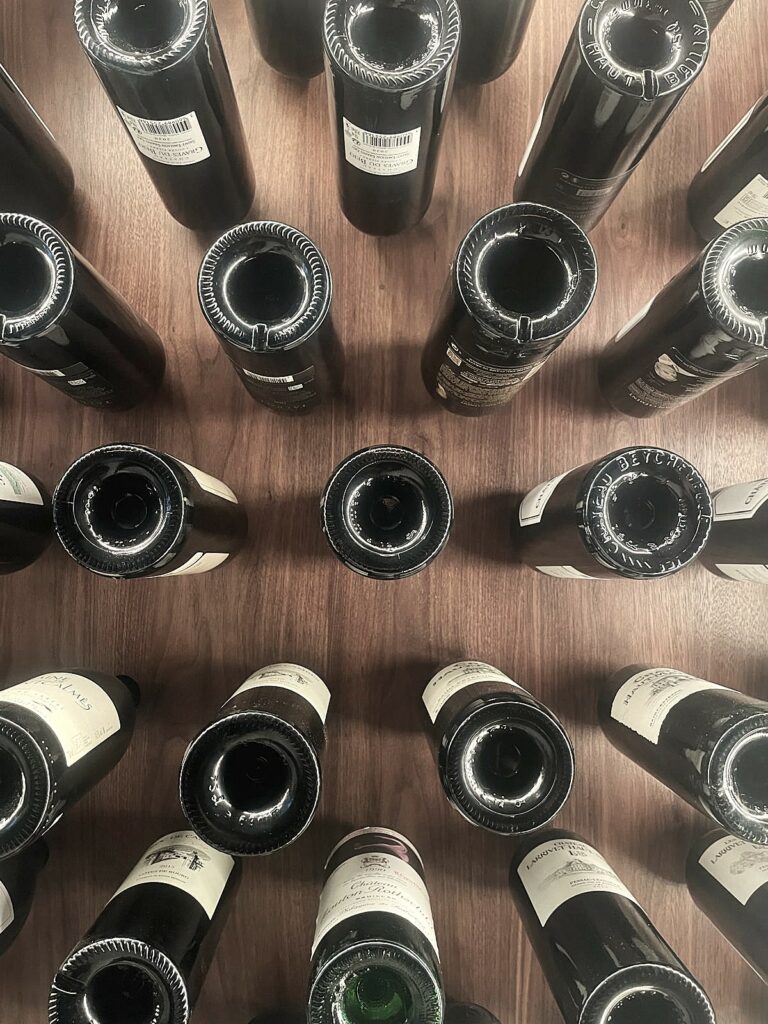 Cave à vin sur mesure en placage noyer huilé - Ateliers Lacour