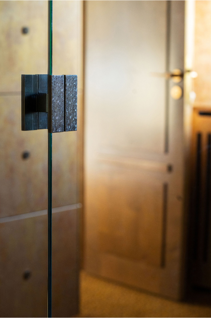 Chambre parentale sur mesure, habillages muraux bois - Ateliers Lacour